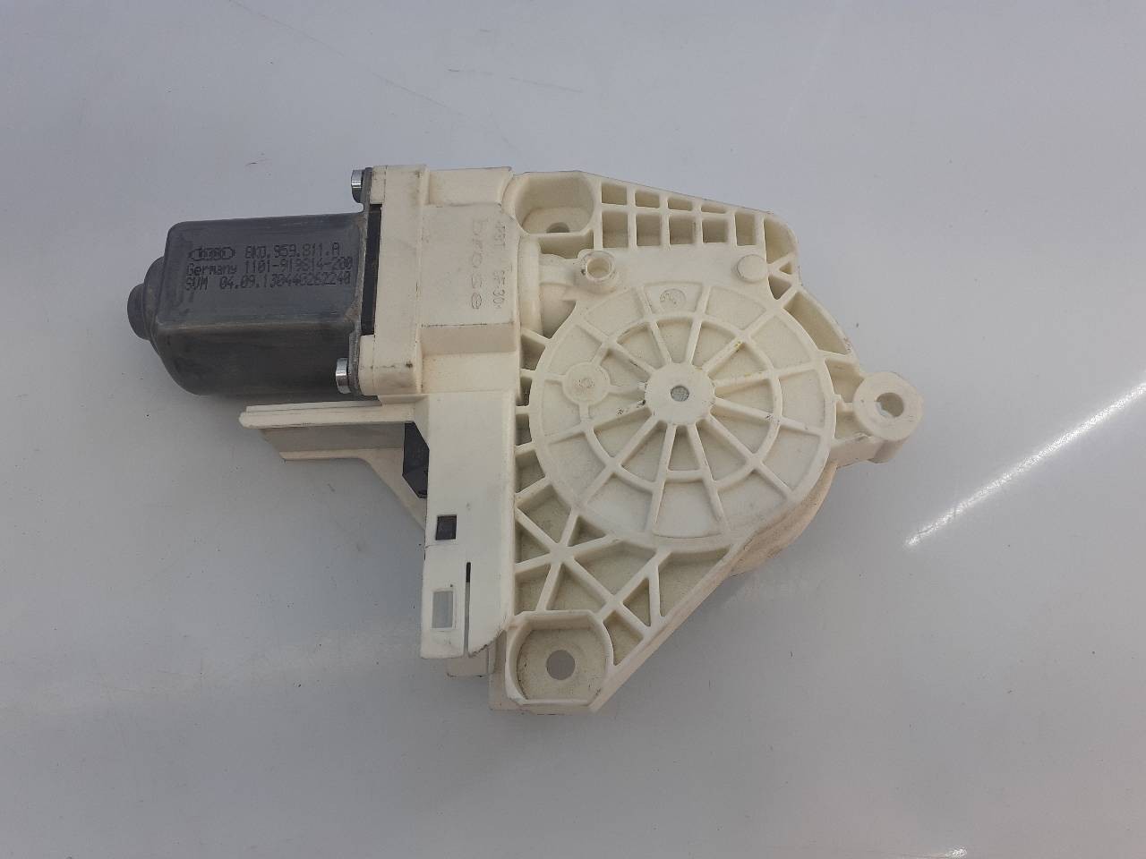 MOTOR ELEVALUNAS TRASERO IZQUIERDO AUDI Q3 (8U) 8K0959811A / E3-A5-4-1 8K0959811AE3A541 - Vista 3