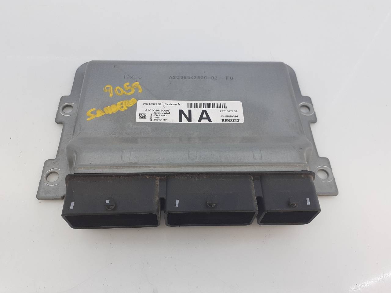 CENTRALITA MOTOR UCE DACIA SANDERO 237109776R / E2-A1-35-7 / 237109775R 237109776RE2A1357237109775R