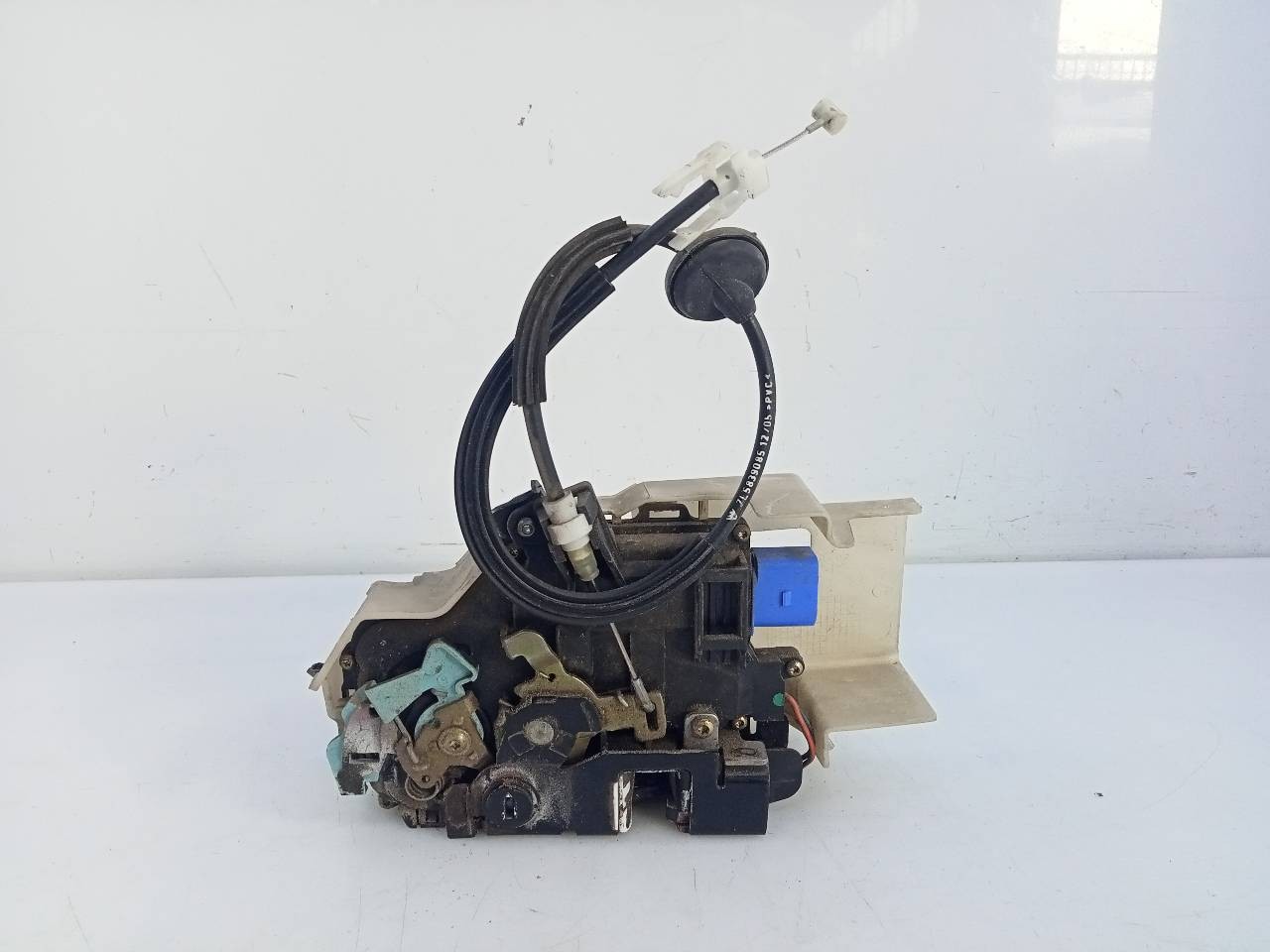 CERRADURA PUERTA TRASERA IZQUIERDA PORSCHE CAYENNE (TYP 9PA) 7L0839015 / E1-A5-48-2 7L0839015E1A5482