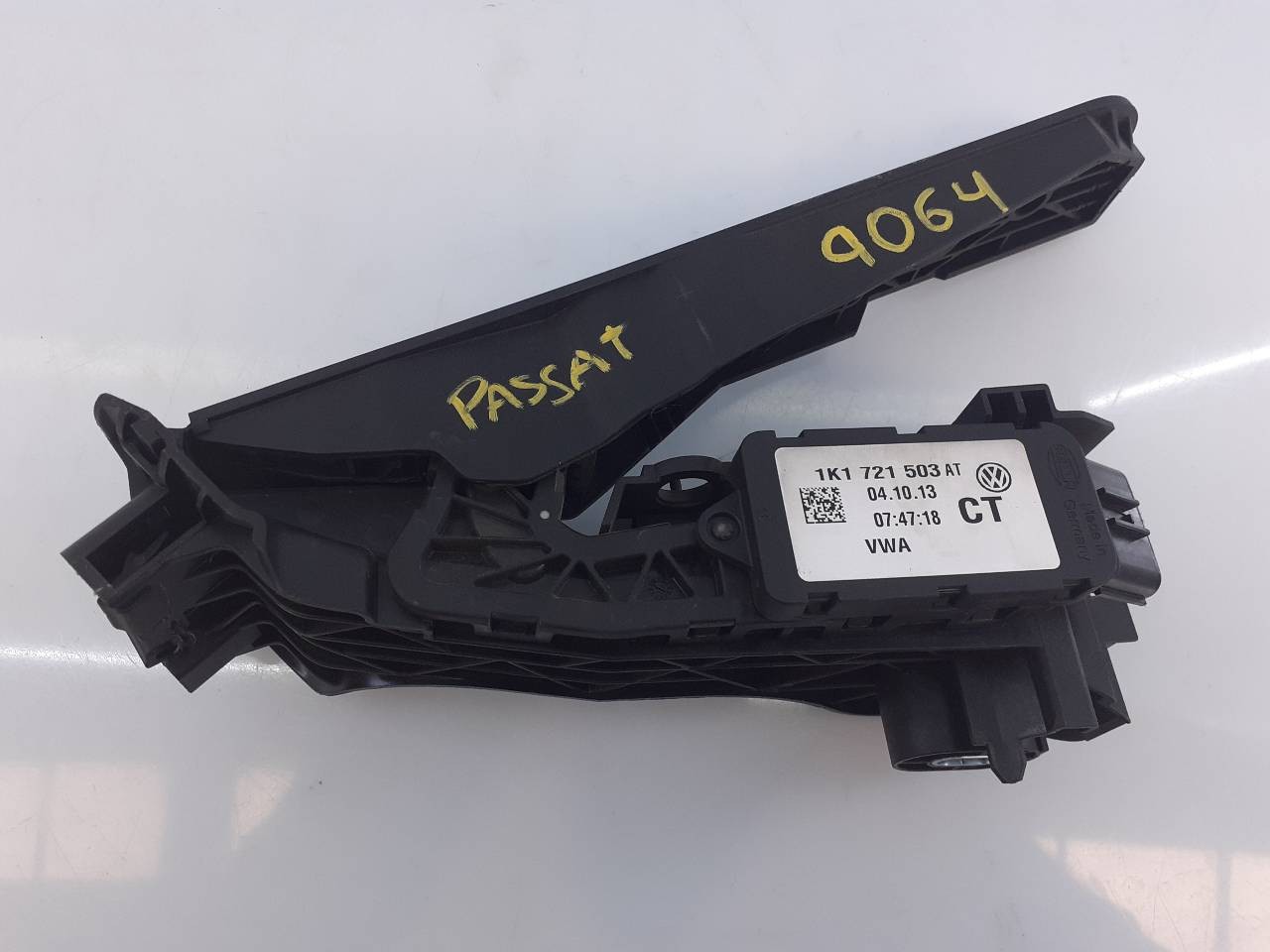 PEDAL ACELERADOR VOLKSWAGEN PASSAT VARIANT (365) 1K1721503AT / E2-A1-2-4 1K1721503ATE2A124 - Vista 2