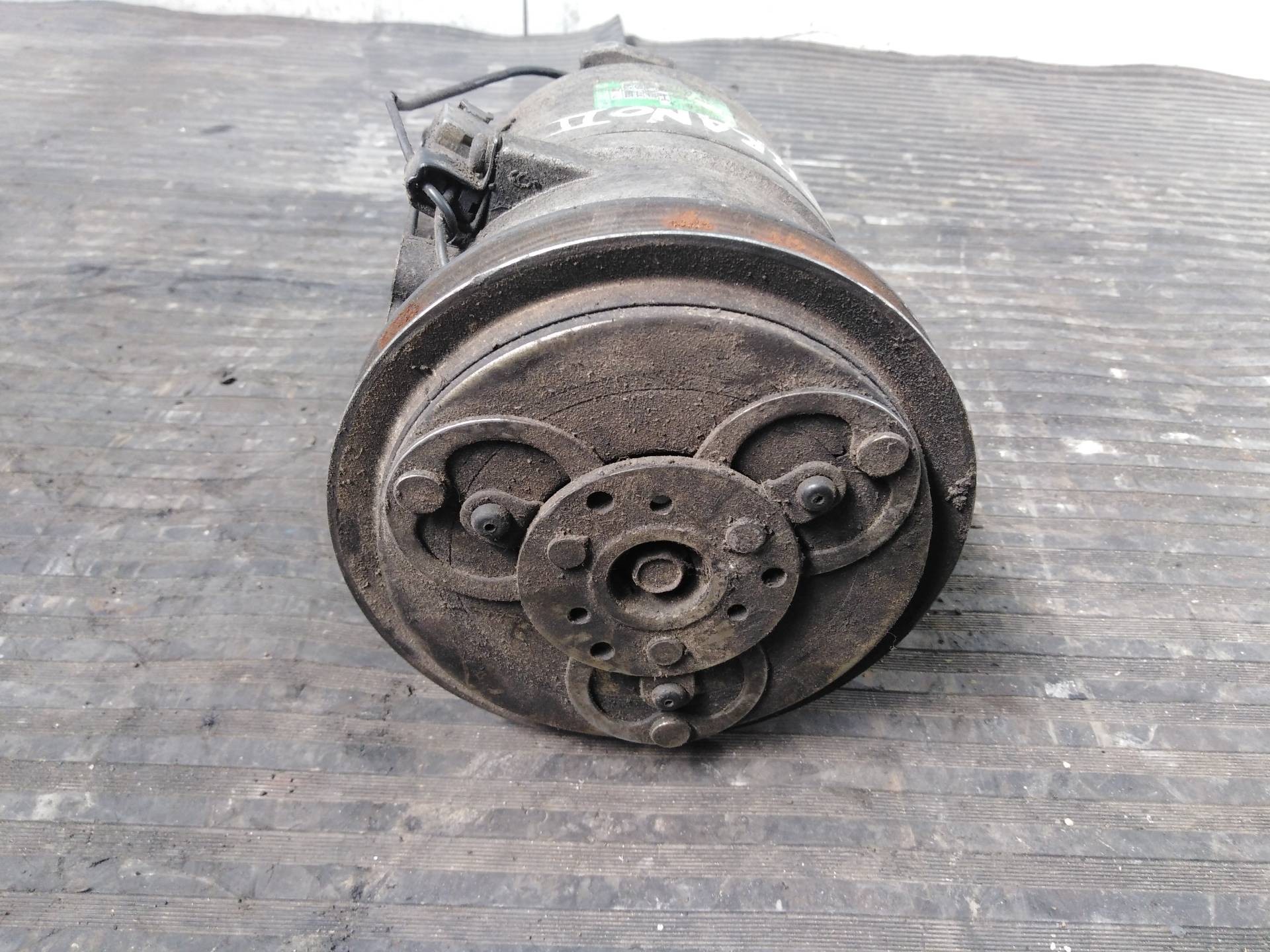 COMPRESOR AIRE ACONDICIONADO NISSAN TERRANO/TERRANO.II (R20) 926000F001 / P3-A2-10-4 / 0A72145010 926000F001P3A21040A72145010 - Vista 3