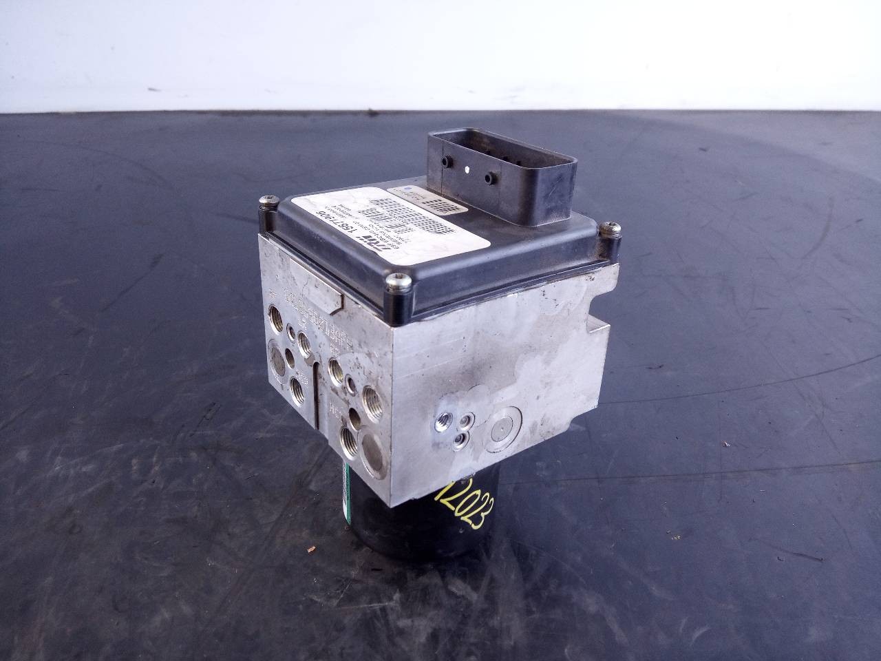 ABS CITROËN C6 9662235380 / P3-B8-22-3 / 15871906 9662235380P3B822315871906
