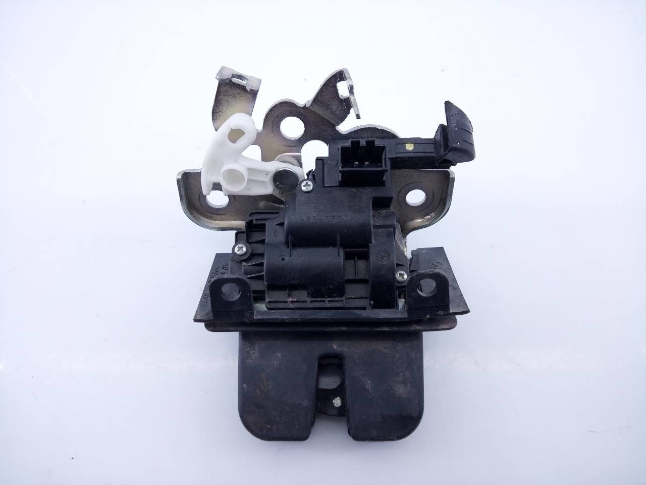 CERRADURA MALETERO / PORTON SKODA SPACEBACK (5H) 5E0S27505 / E1-A5-43-2 / 18282124 5E0S27505E1A543218282124 - Vista 3