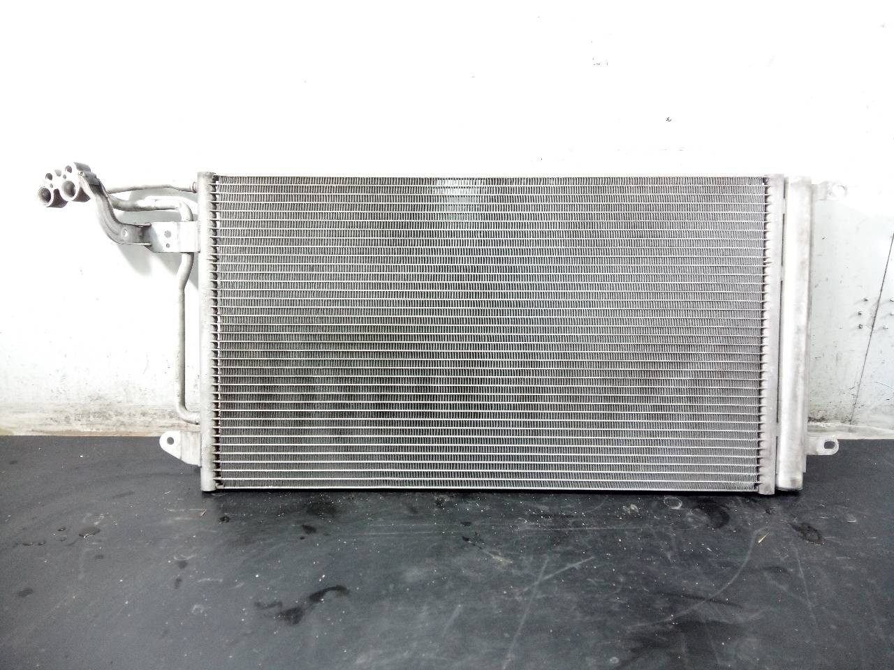 CONDENSADOR / RADIADOR AIRE ACONDICIONADO SKODA FABIA COMBI 6C0816411B / P2-A4-4 6C0816411BP2A44 - Vista 2