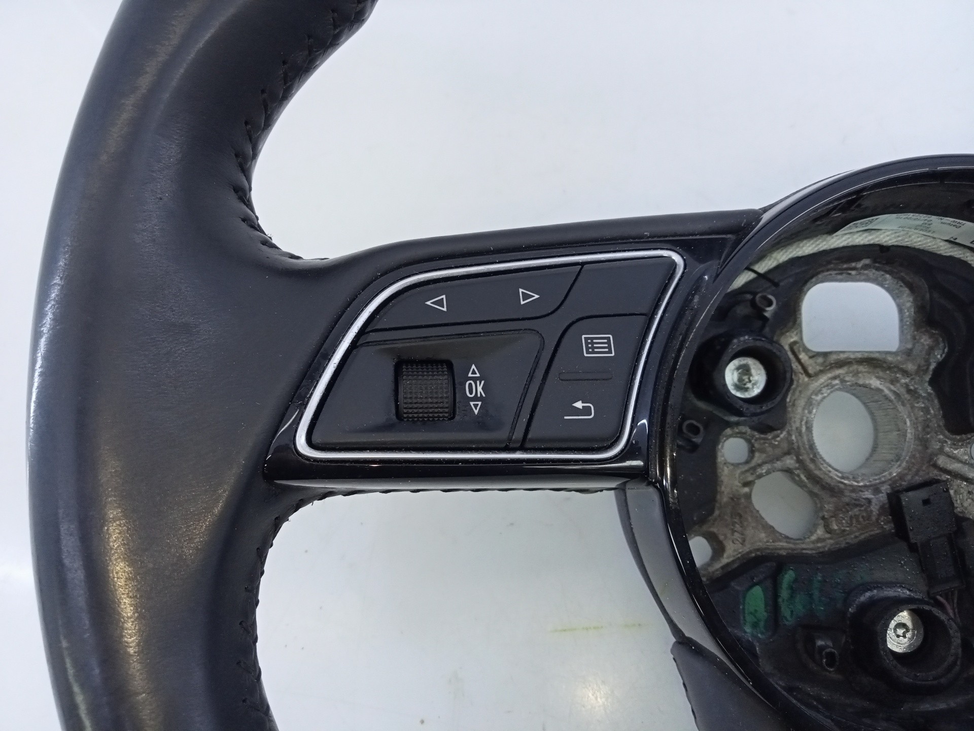 VOLANTE AUDI A3 SEDÁN (8VM) E1-B6-50-1 E1B6501 - Vista 3