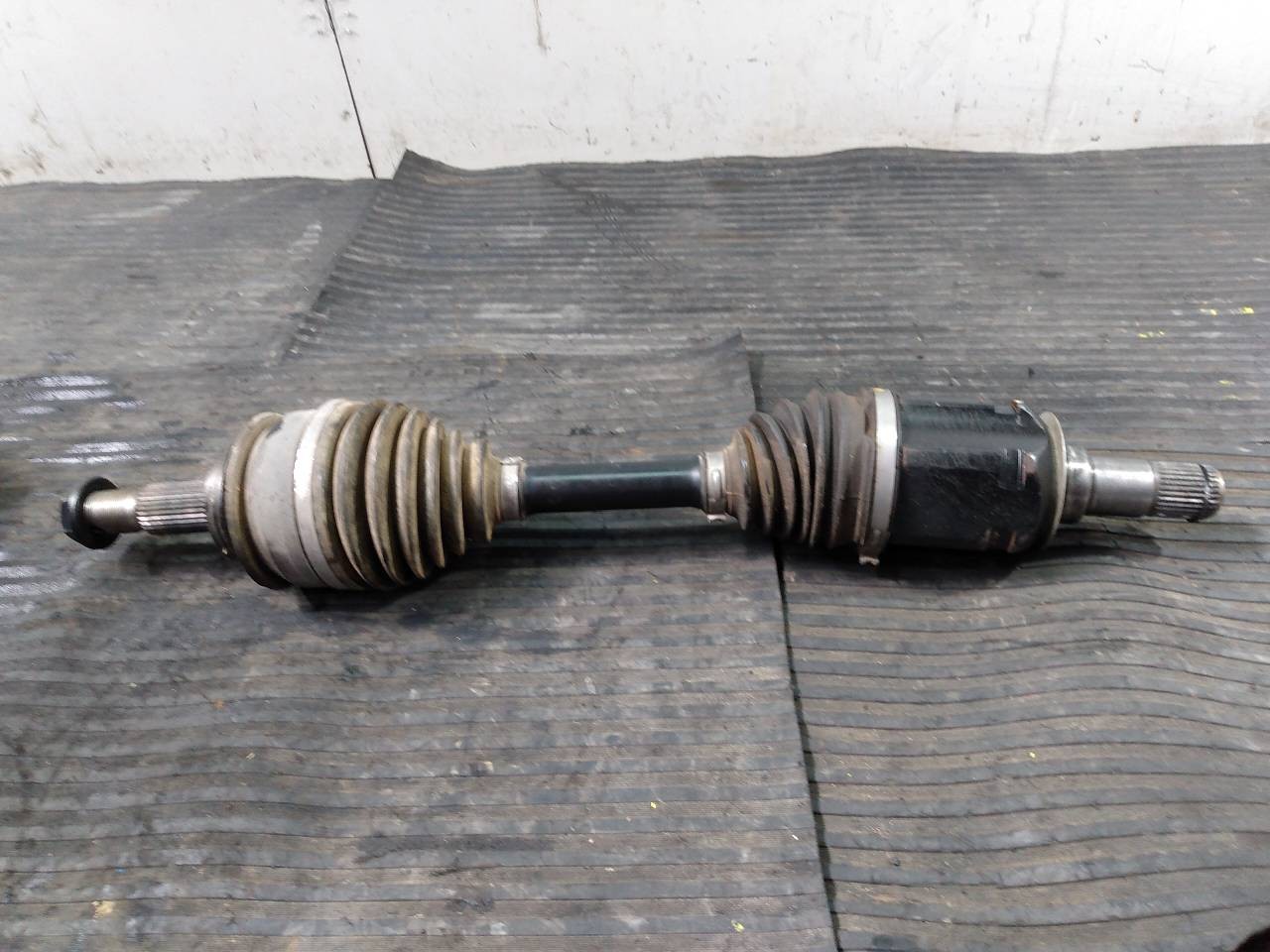 TRANSMISION DELANTERA DERECHA TOYOTA LAND CRUISER (J15) P1-B6-19 P1B619 - Vista 3