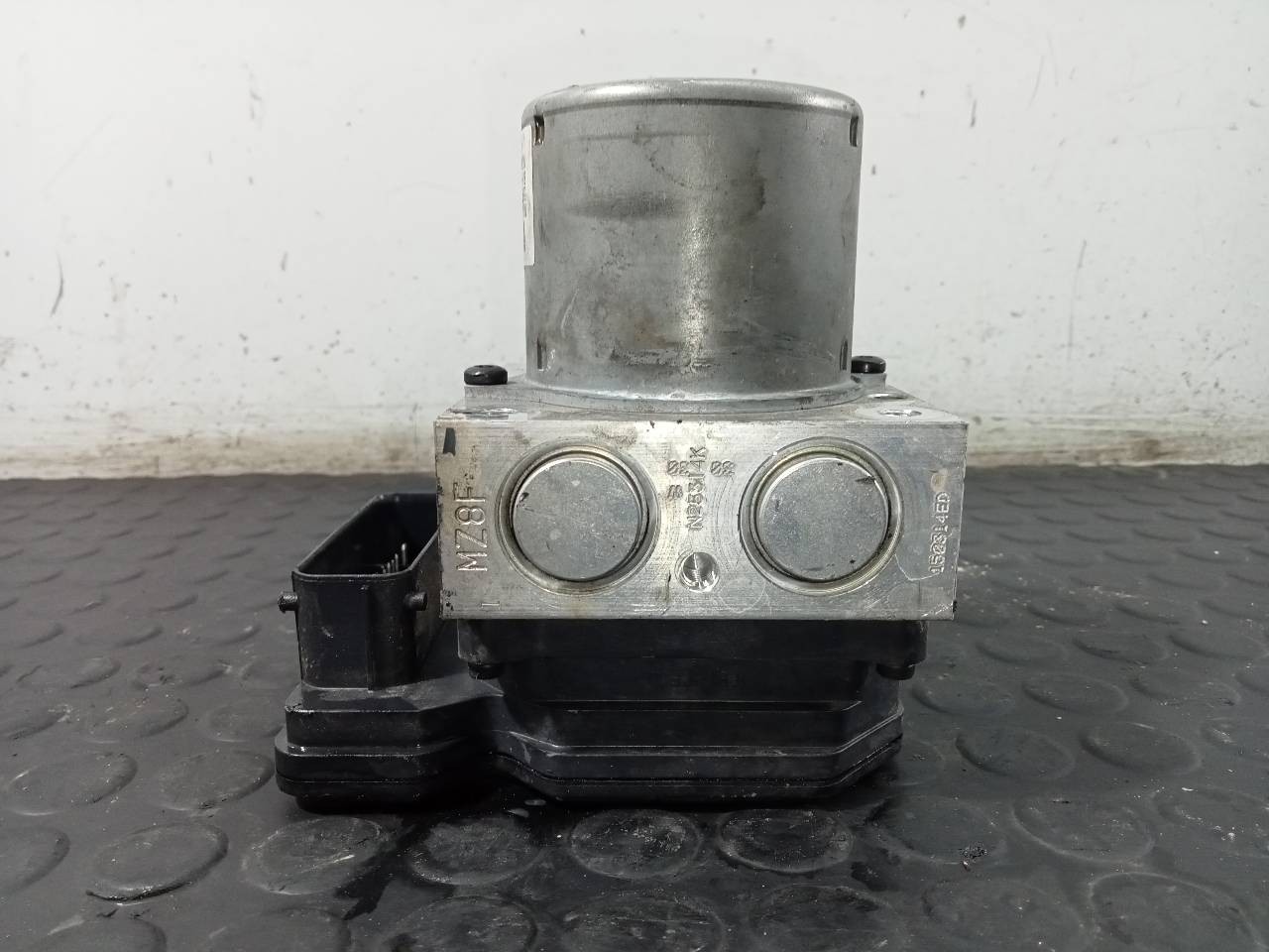 ABS HYUNDAI I40 589203Z600 / P3-A8-28-2 / BH6013I550 589203Z600P3A8282BH6013I550 - Vista 3