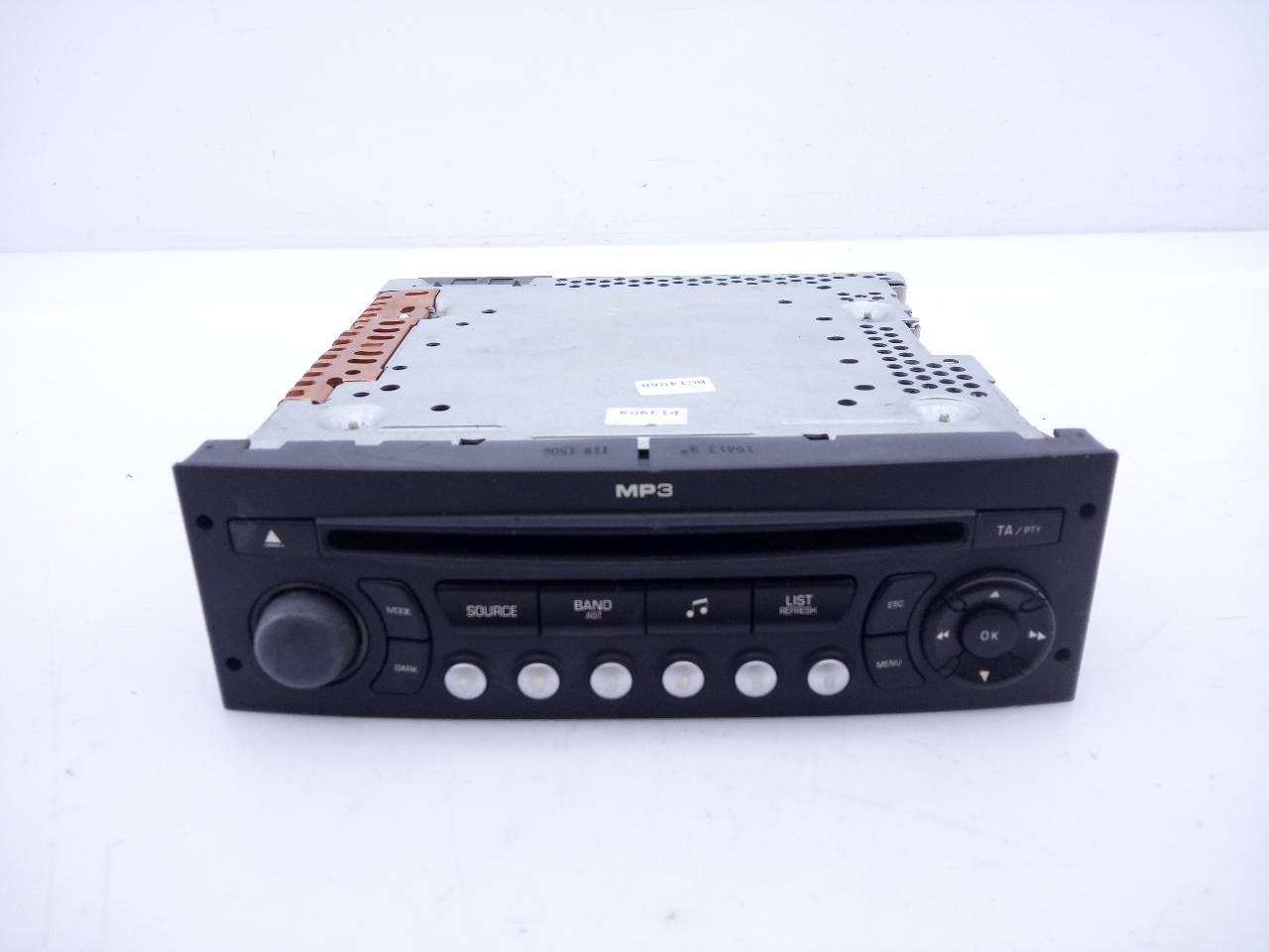SISTEMA AUDIO / RADIO CD PEUGEOT 207 96643698XT01 / E3-B2-39-2 96643698XT01E3B2392