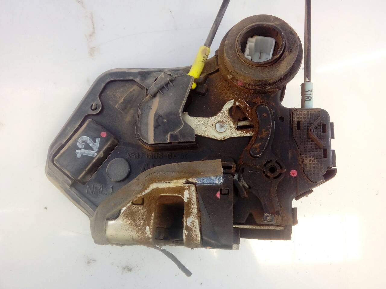CERRADURA PUERTA TRASERA IZQUIERDA TOYOTA HILUX (KUN) 690600K040 / E2-B4-10-1 690600K040E2B4101 - Vista 2