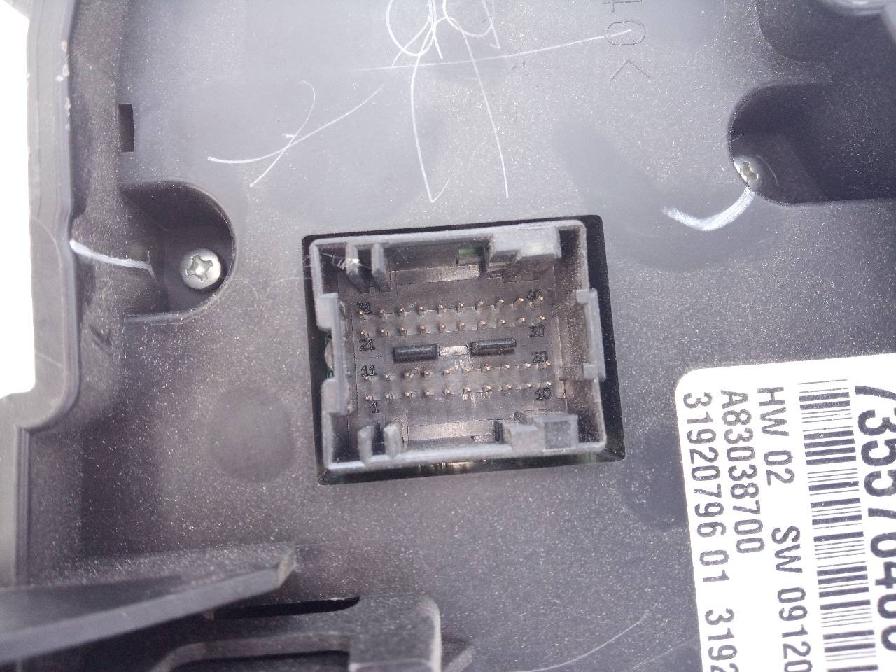 MANDO CLIMATIZADOR FIAT NUOVA 500 (150) 735576405 / E3-A4-23-3 735576405E3A4233 - Vista 2