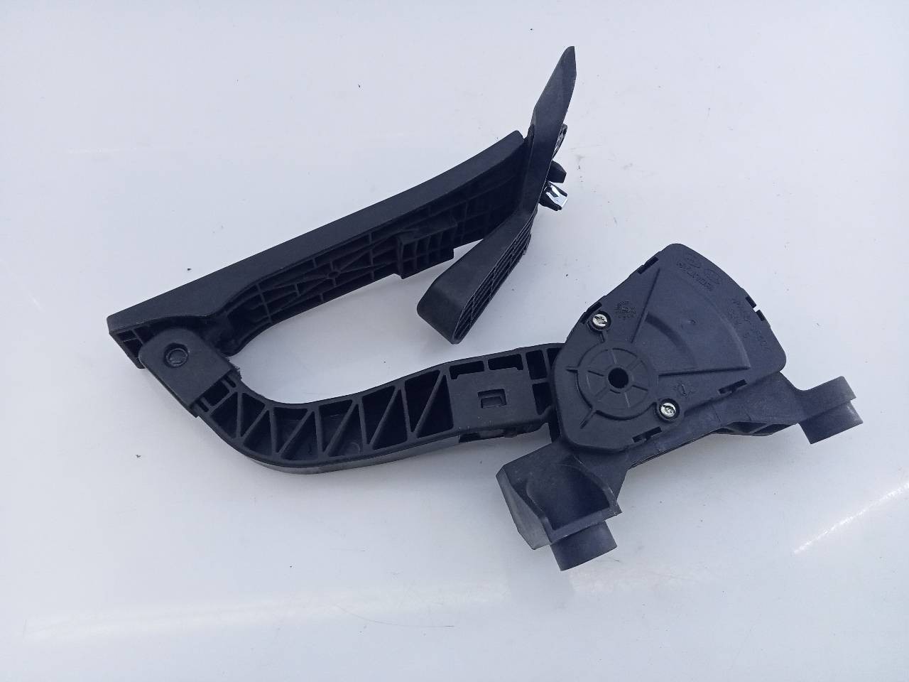 PEDAL ACELERADOR HYUNDAI I40 KCQ0014C3Z000 / E3-A3-44-1 KCQ0014C3Z000E3A3441 - Vista 2
