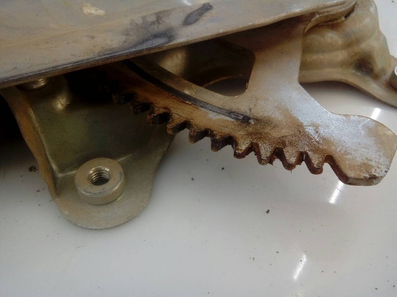 ELEVALUNAS TRASERO DERECHO TOYOTA HILUX (KUN) 857200K020 / E2-B4-8-1 / 698300K031 857200K020E2B481698300K031 - Vista 3