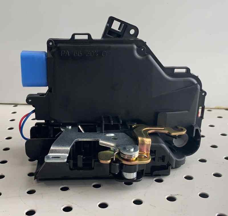 CERRADURA PUERTA DELANTERA IZQUIERDA UNIVERSAL CERRADURA 3D1837015 / T2-4-B7-3 / NUEVO 3D1837015T24B73NUEVO - Vista 3