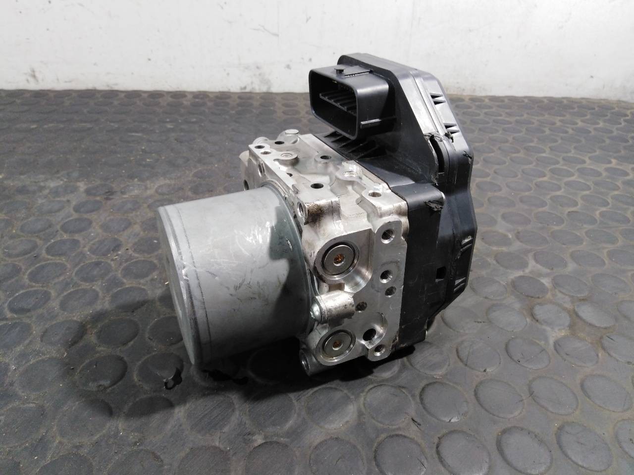 ABS INFINITI Q70 LIM. 476601MEOB / P3-A8-4-2 / 1338003160 476601MEOBP3A8421338003160 - Vista 2