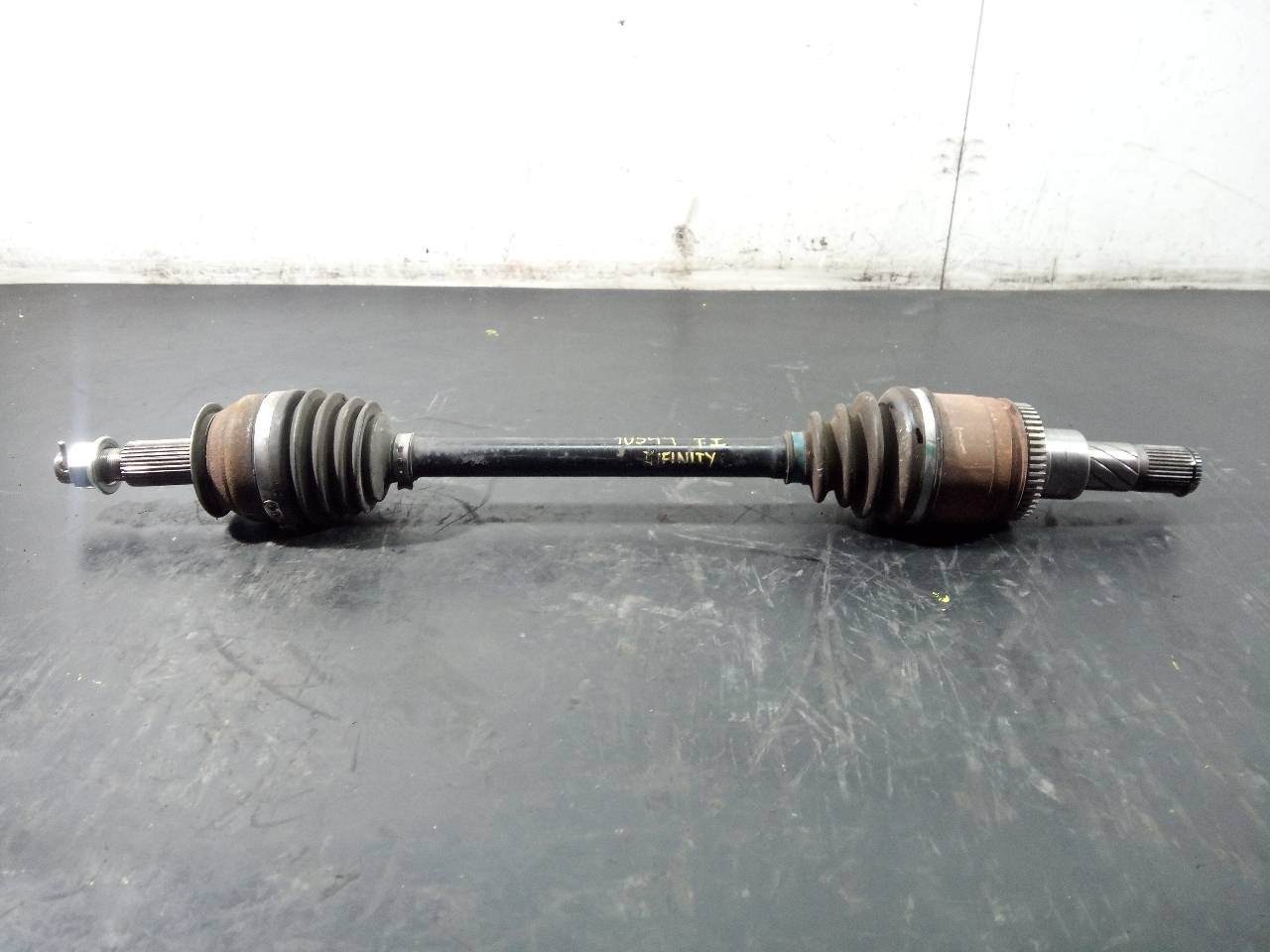 TRANSMISION TRASERA IZQUIERDA INFINITI Q70 LIM. P1-B6-32 P1B632
