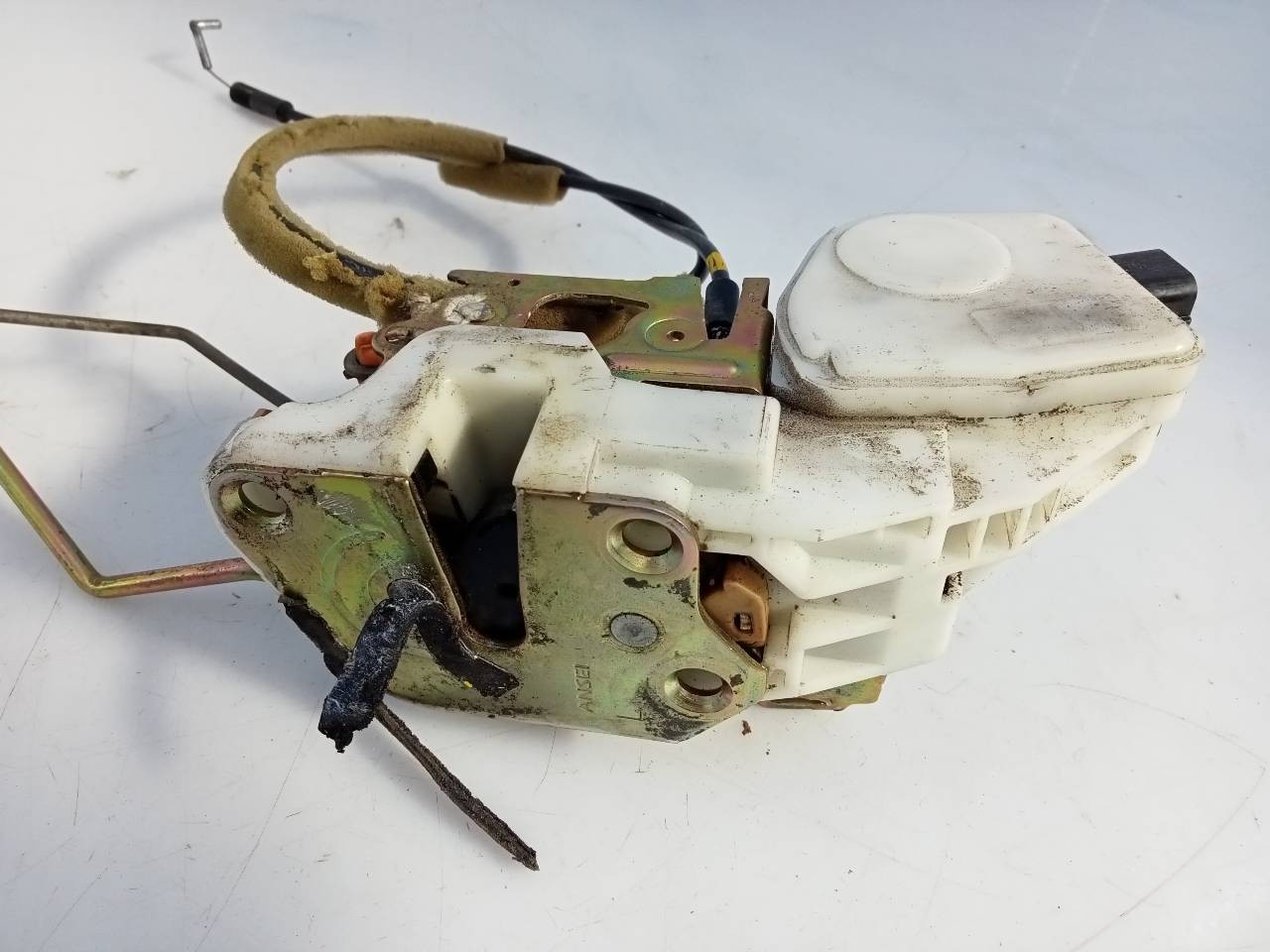 CERRADURA PUERTA DELANTERA IZQUIERDA MITSUBISHI MONTERO (V60/V70) E2-B4-55-2 E2B4552 - Vista 2