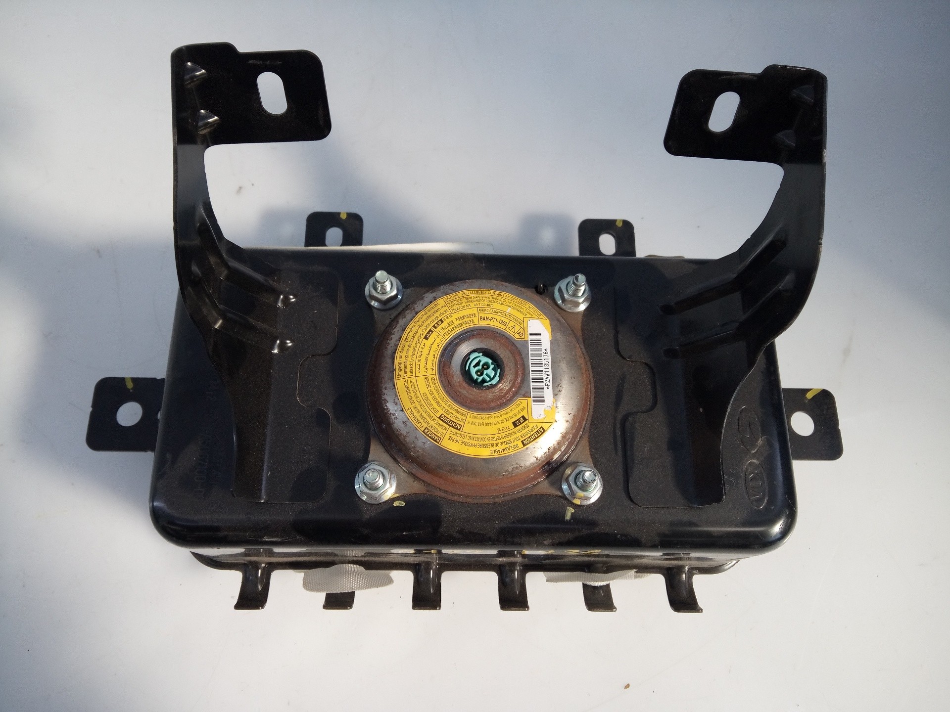 AIRBAG DELANTERO DERECHO HYUNDAI IX35 845302Y000 / E2-B5-54-2 / F2AW1135176 845302Y000E2B5542F2AW1135176 - Vista 2