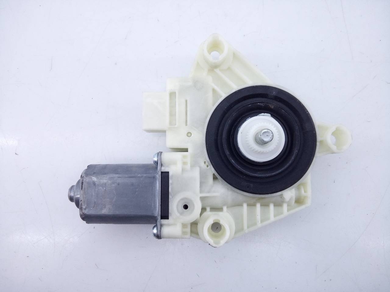 MOTOR ELEVALUNAS DELANTERO DERECHO MERCEDES-BENZ CLASE C (W205) FAMILIAR A2059060113 / E1-A2-43-2 A2059060113E1A2432 - Vista 2