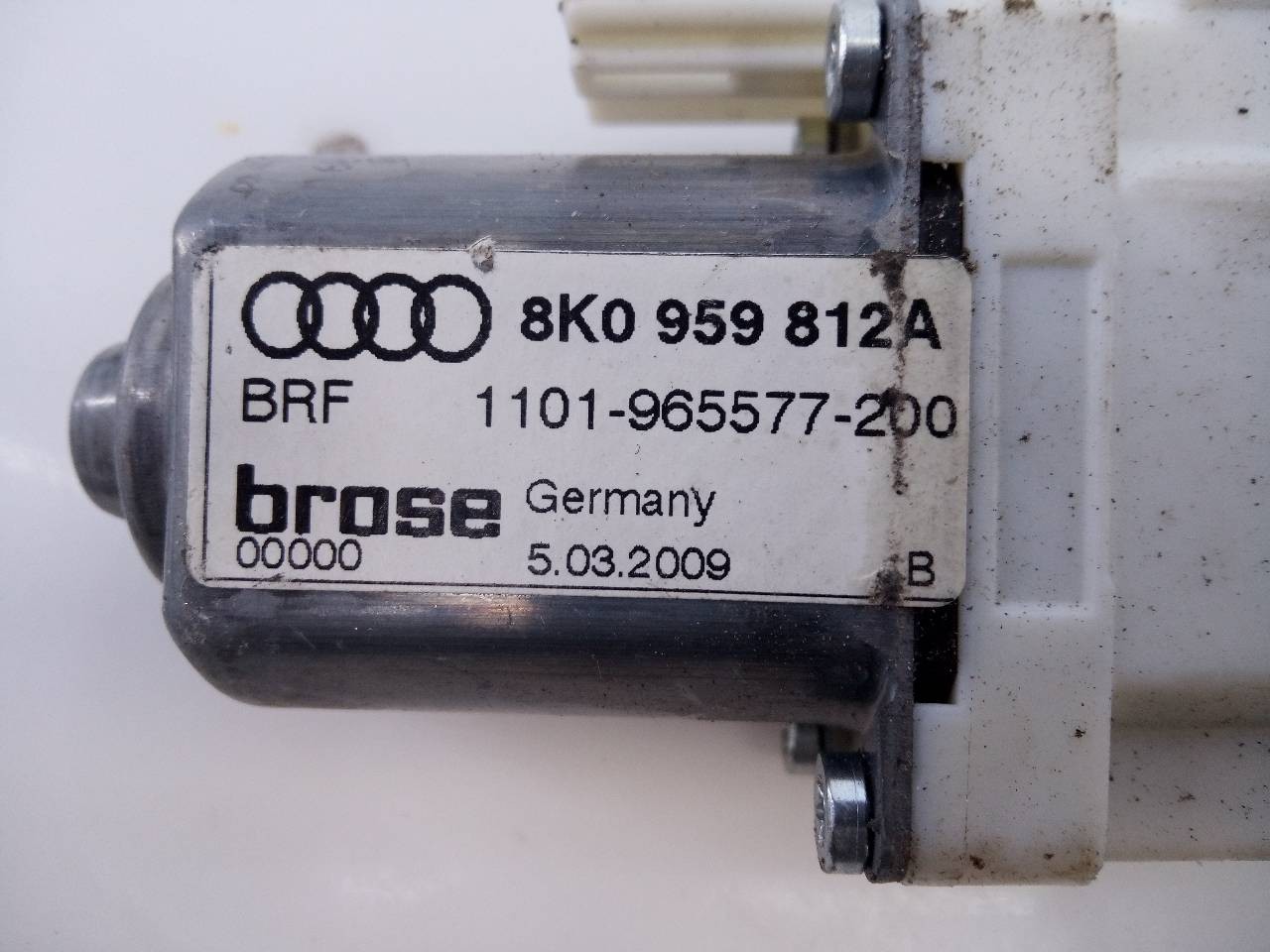 MOTOR ELEVALUNAS TRASERO IZQUIERDO AUDI A4 BER. (B8) 8K0959812A / E1-B6-52-1 / 1101965577200 8K0959812AE1B65211101965577200 - Vista 3