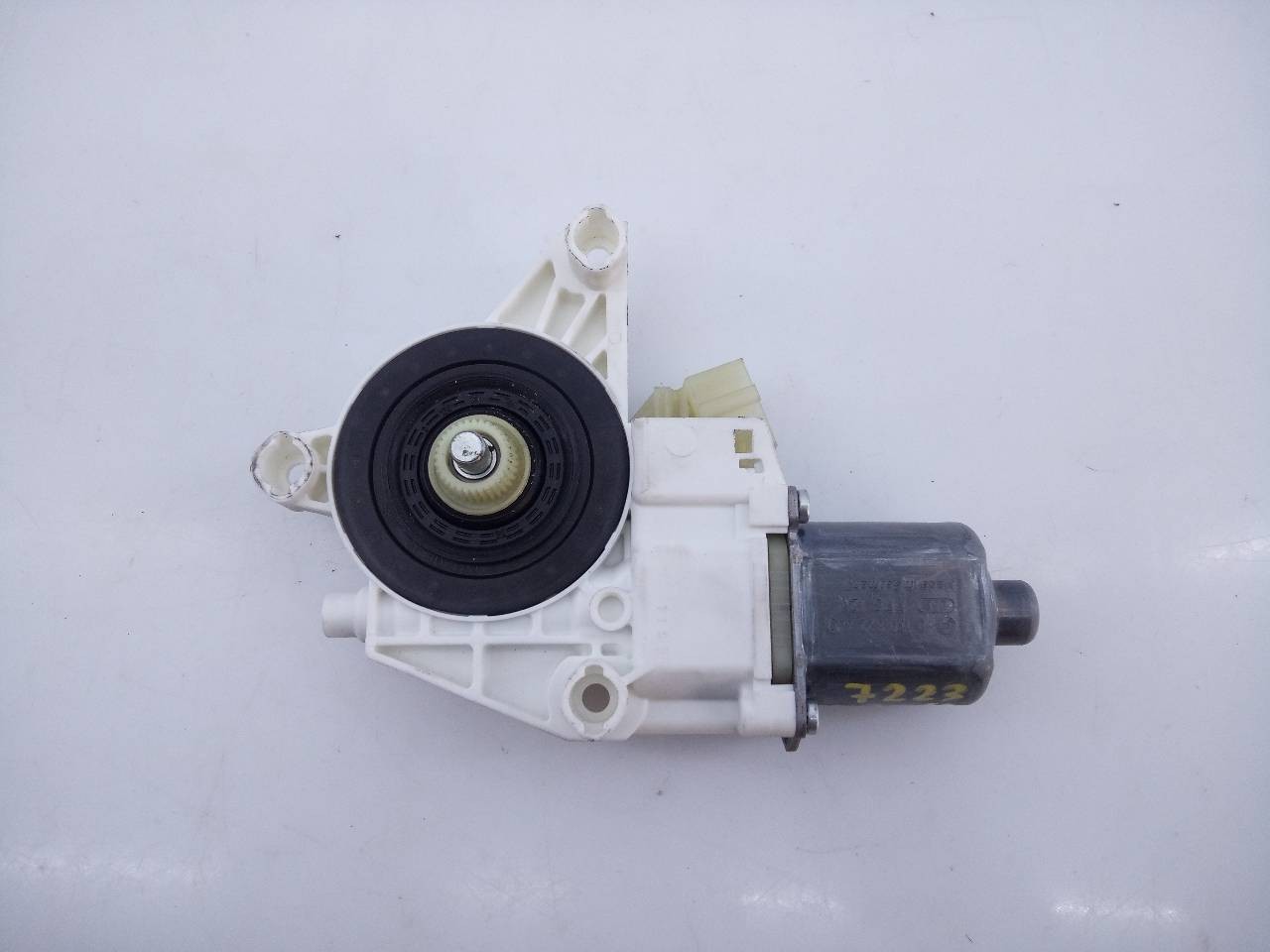 MOTOR ELEVALUNAS DELANTERO DERECHO MERCEDES-BENZ CLASE C (W204) BERLINA A2048200242 / E1-A2-39-1 A2048200242E1A2391