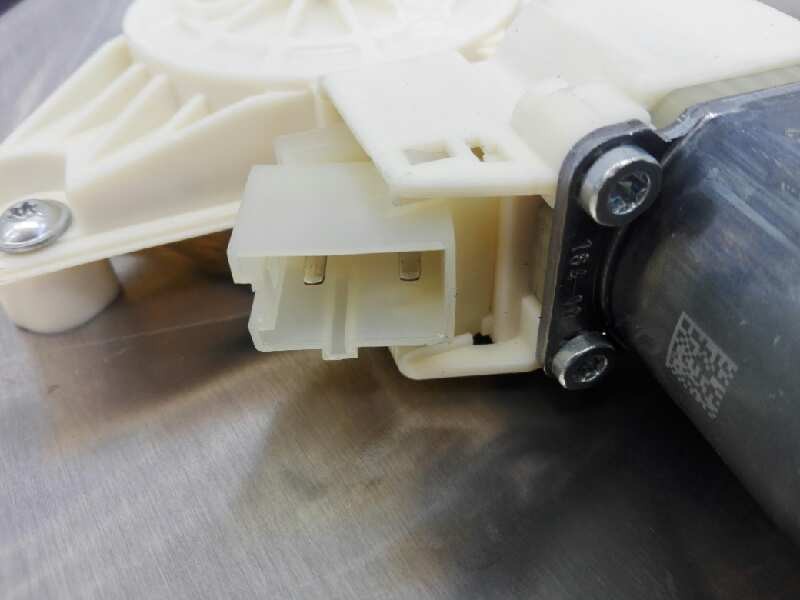 ELEVALUNAS DELANTERO DERECHO MERCEDES-BENZ CLASE E (W212) LIM. A2048200242 / E1-A2-22-2 / 971218100 A2048200242E1A2222971218100 - Vista 3