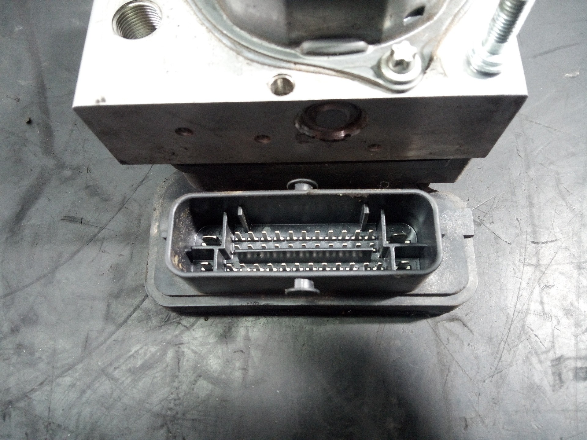 ABS NISSAN PULSAR (C13) 475603ZL0A / P3-B8-22-1 475603ZL0AP3B8221 - Vista 2