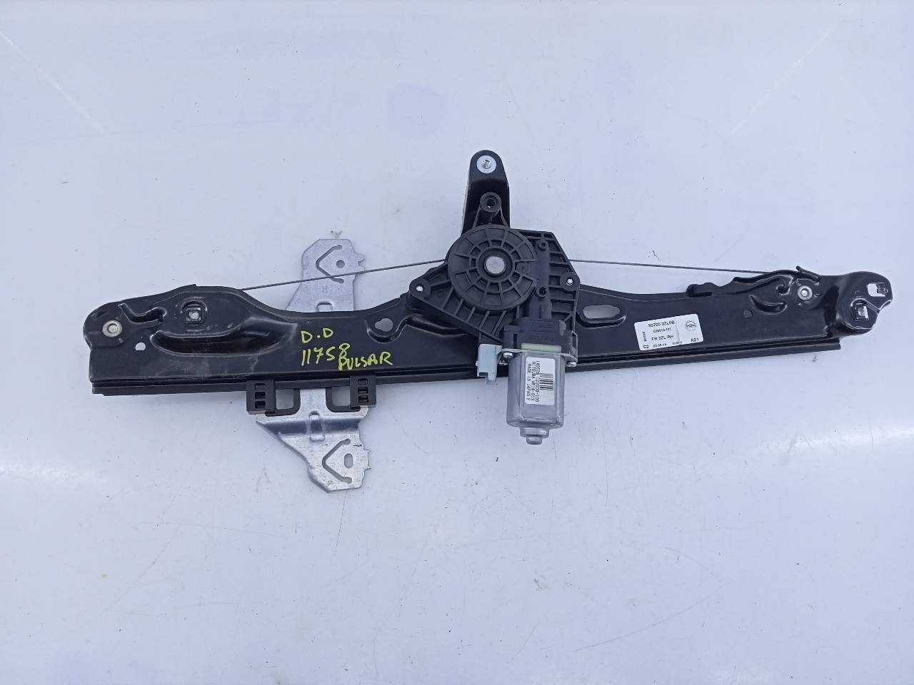 ELEVALUNAS DELANTERO DERECHO NISSAN PULSAR (C13) 807003ZL0B / E2-A4-53-2 / 140526C22008100 807003ZL0BE2A4532140526C22008100