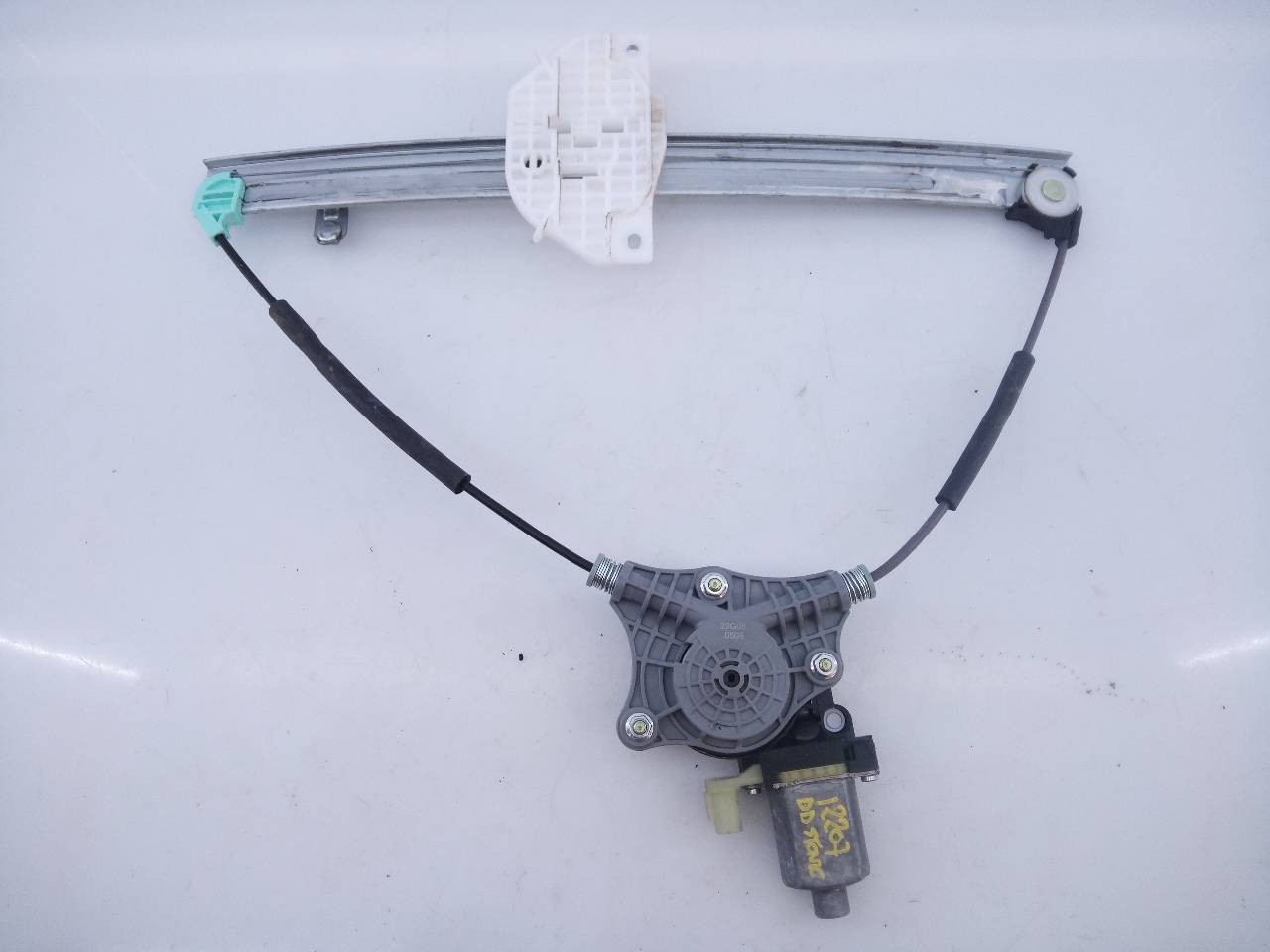 ELEVALUNAS DELANTERO DERECHO KIA STONIC (YBCUV) 82460H8000 / E2-B5-45-1 82460H8000E2B5451