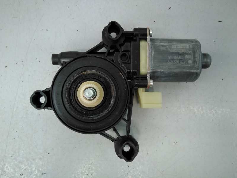 MOTOR ELEVALUNAS DELANTERO DERECHO VOLKSWAGEN TIGUAN 5Q0959801C / E1-B6-32-3 5Q0959801CE1B6323