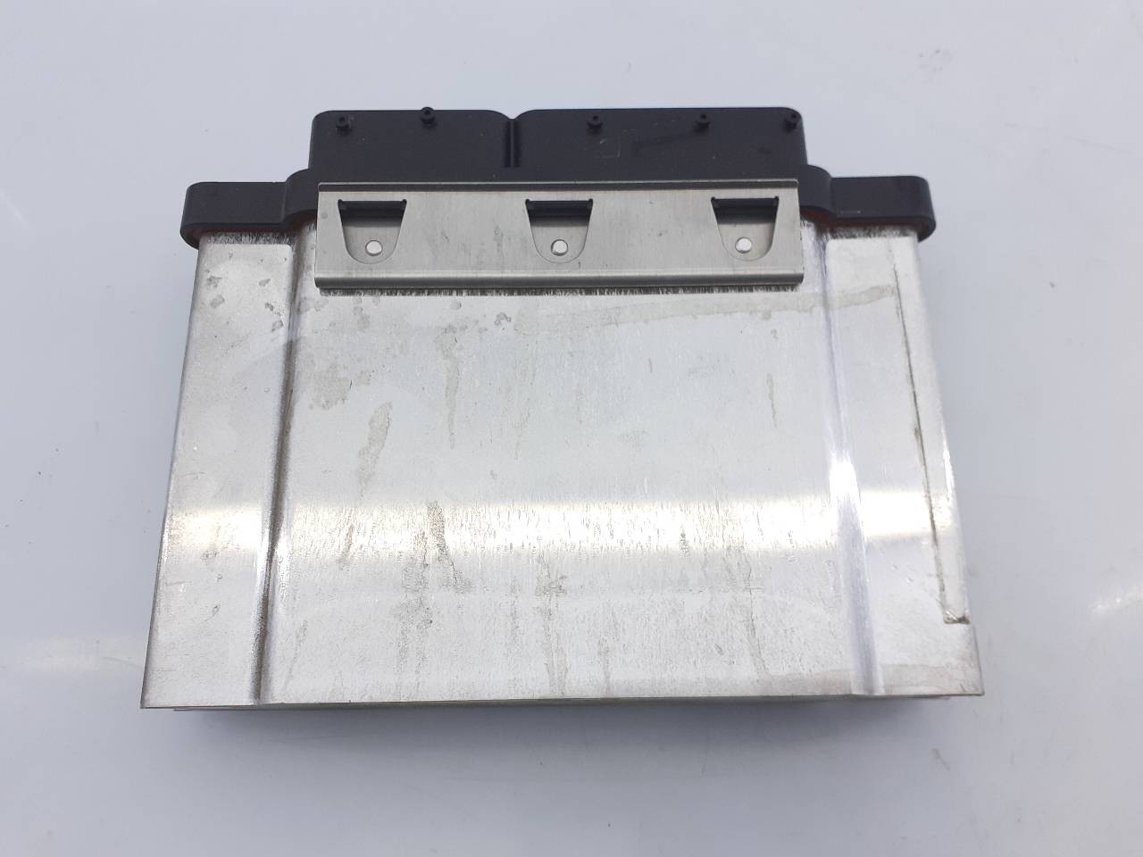 CENTRALITA MOTOR UCE VOLKSWAGEN PASSAT LIM. (3G2) 04E907309AB / E2-A1-33-7 / 0261S09529 04E907309ABE2A13370261S09529 - Vista 3