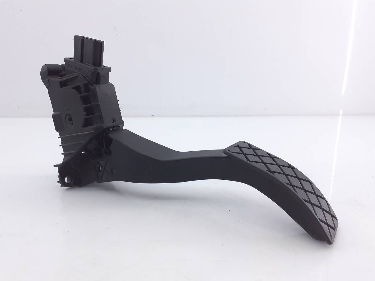 PEDAL ACELERADOR VOLKSWAGEN PASSAT LIM. (3G2) 5Q1723503H / E2-A1-33-7 / 6PV010621 5Q1723503HE2A13376PV010621