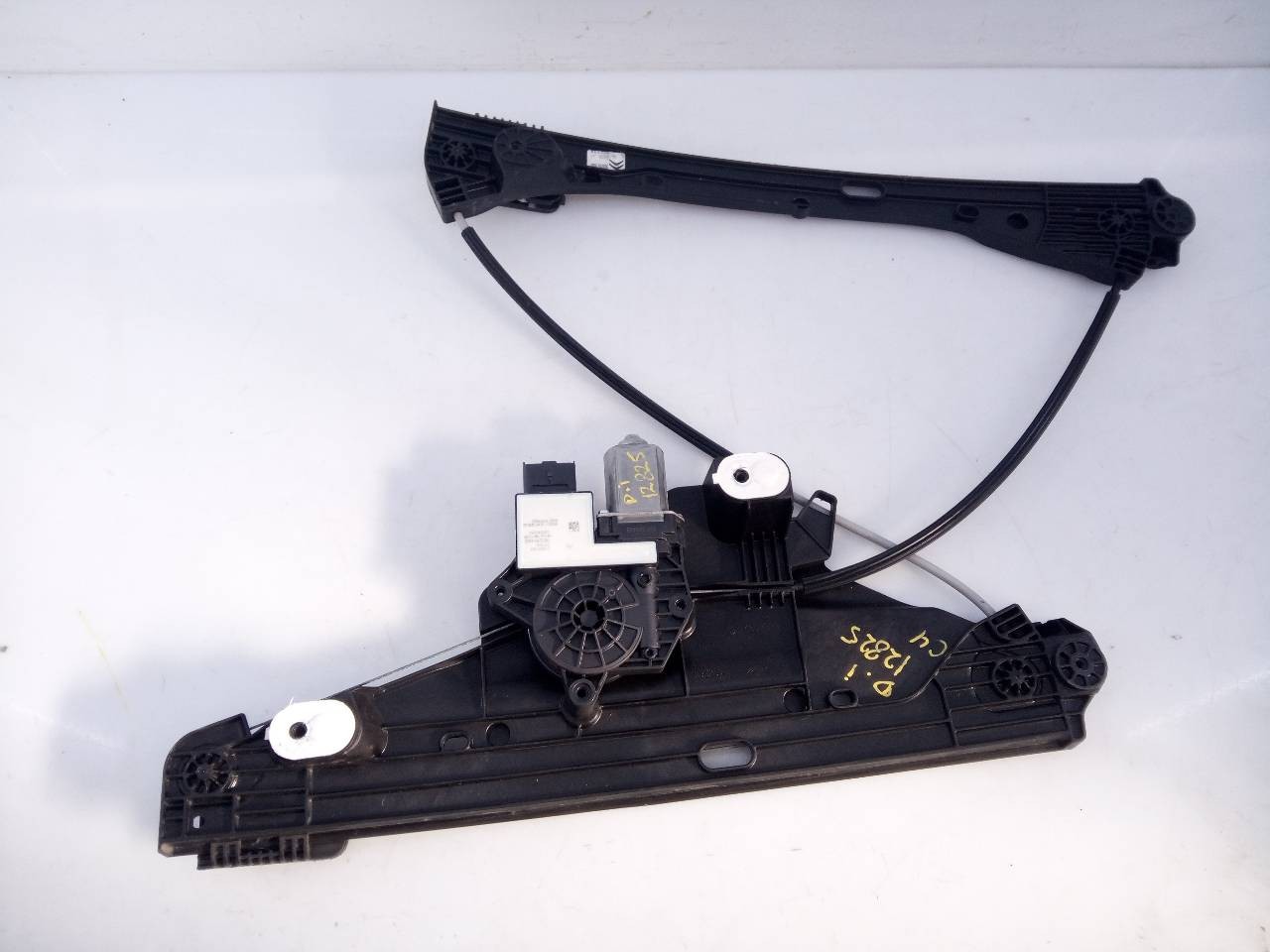 ELEVALUNAS DELANTERO IZQUIERDO CITROËN C4 III 9832841680 / E1-A4-24-2 9832841680E1A4242