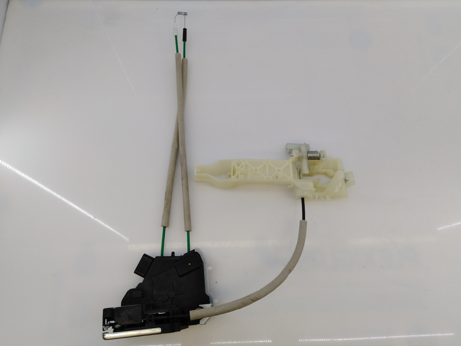 CERRADURA PUERTA DELANTERA IZQUIERDA SSANGYONG TIVOLI 7121035020 / E1-B3-4-2 7121035020E1B342