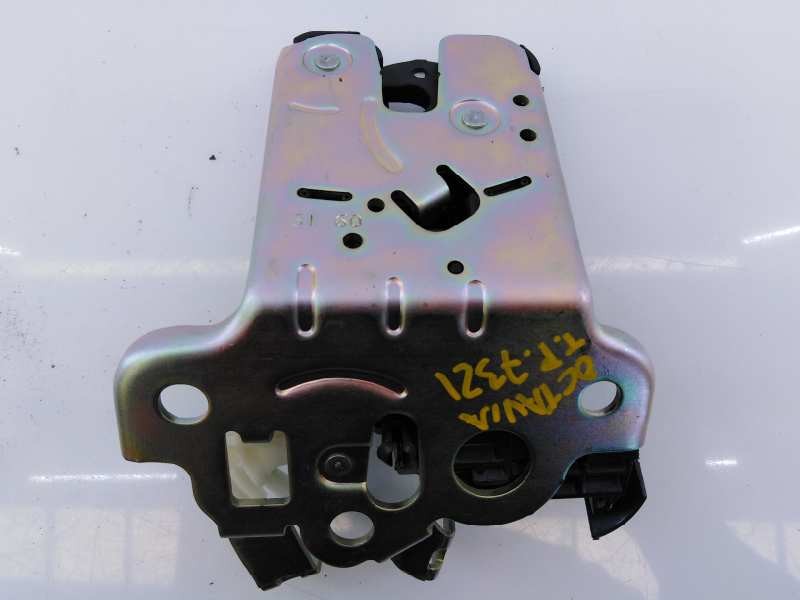 CERRADURA MALETERO / PORTON SKODA OCTAVIA LIM. (5E3) A102523 / E1-A5-8-1 A102523E1A581 - Vista 3