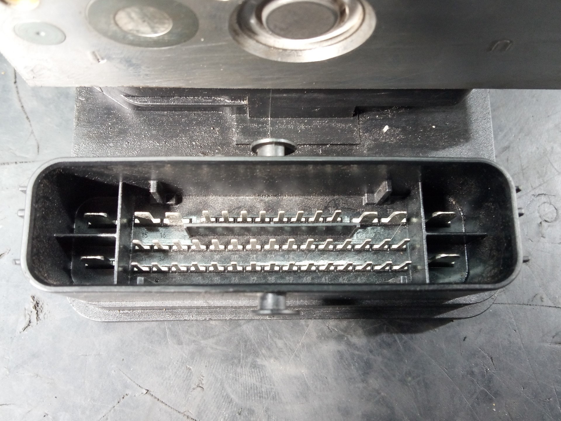 ABS LAND ROVER EVOQUE GJ322C405AH / P3-A8-14-3 / 10022008644 GJ322C405AHP3A814310022008644 - Vista 3