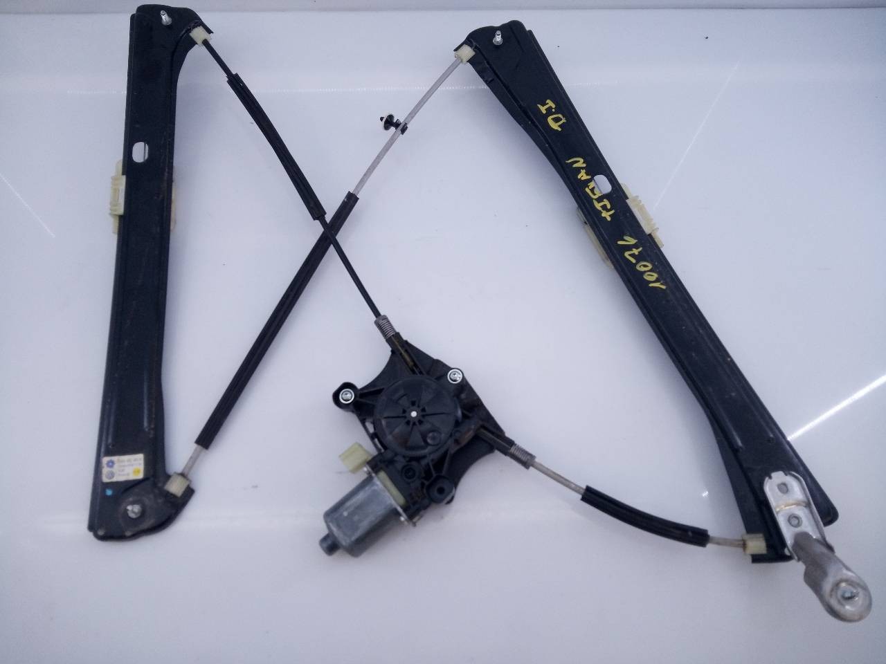 ELEVALUNAS DELANTERO IZQUIERDO VOLKSWAGEN TIGUAN 5Q0959802C / E1-A5-27-1 5Q0959802CE1A5271
