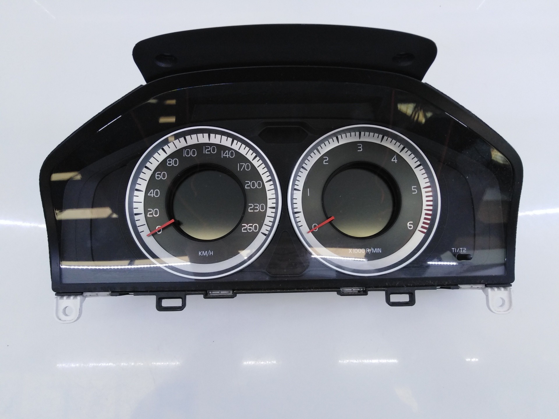 CUADRO INSTRUMENTOS VOLVO V60 KOMBI 31327582AA / E3-B5-48-2 / 69399870U 31327582AAE3B548269399870U