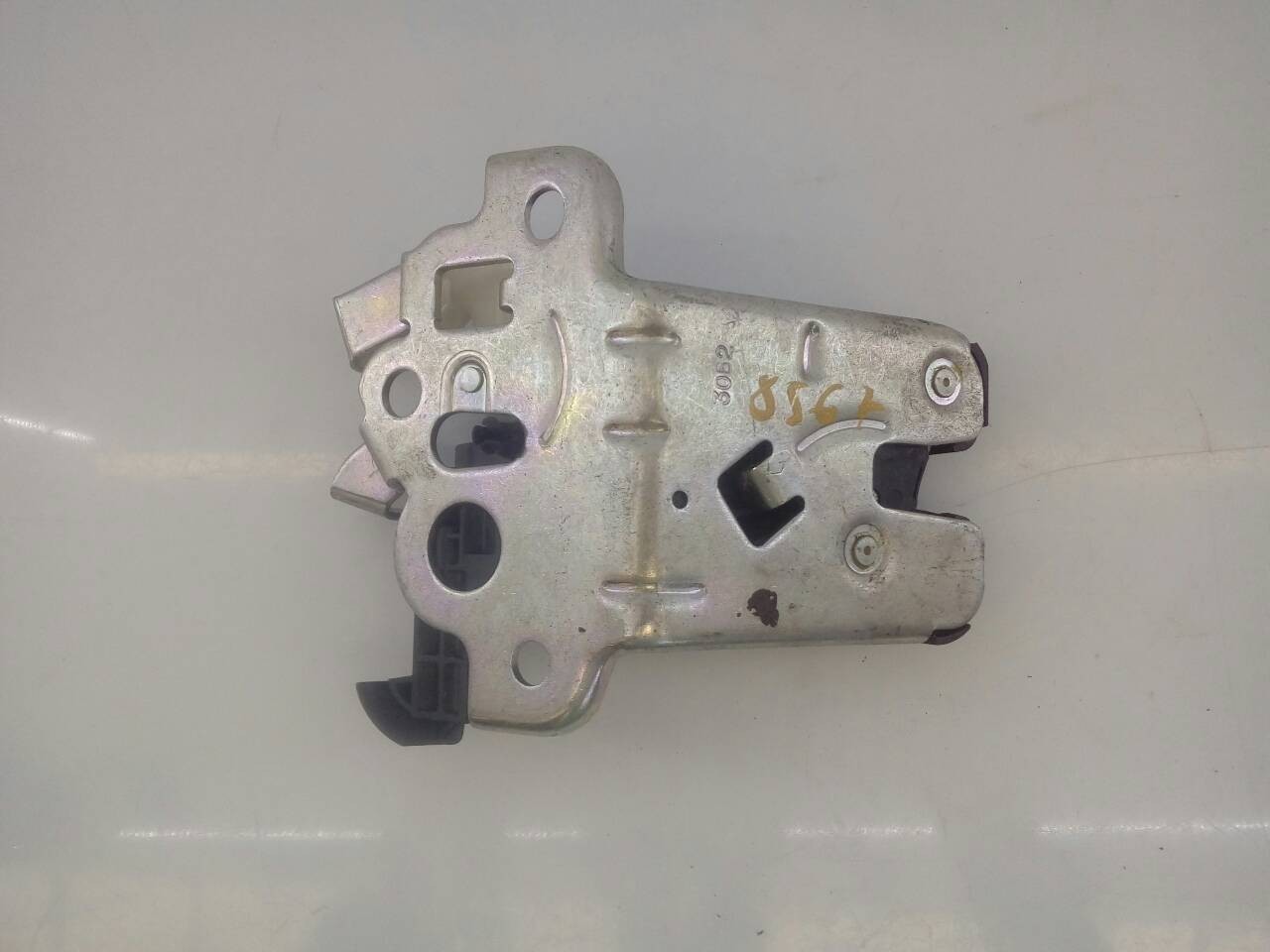 CERRADURA MALETERO / PORTON AUDI A4 BER. (B8) 8K9827505A / E1-B6-12-1 8K9827505AE1B6121
