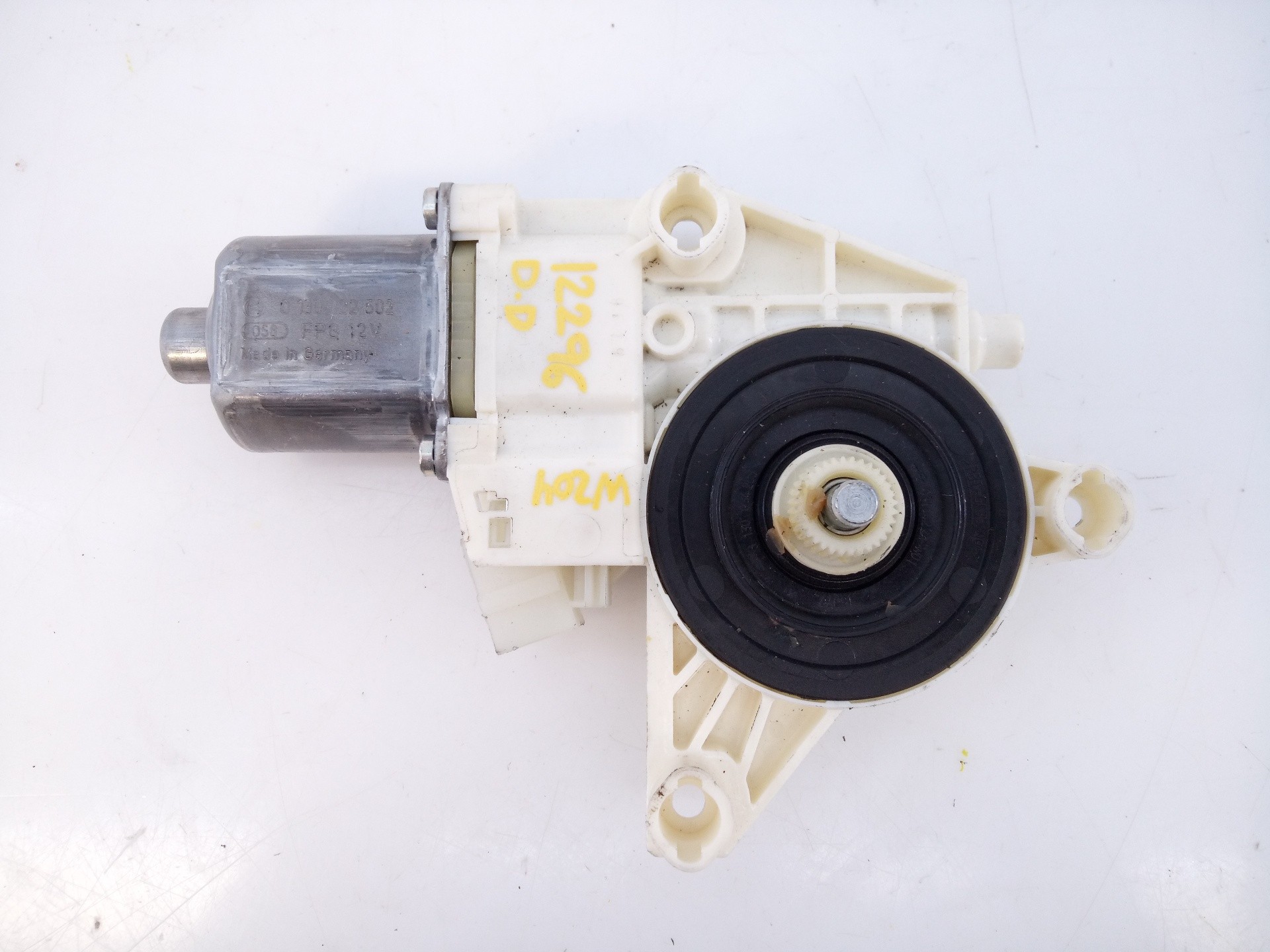 MOTOR ELEVALUNAS DELANTERO DERECHO MERCEDES-BENZ CLASE C (W204) FAMILIAR A2048200242 / E1-A2-27-2 A2048200242E1A2272