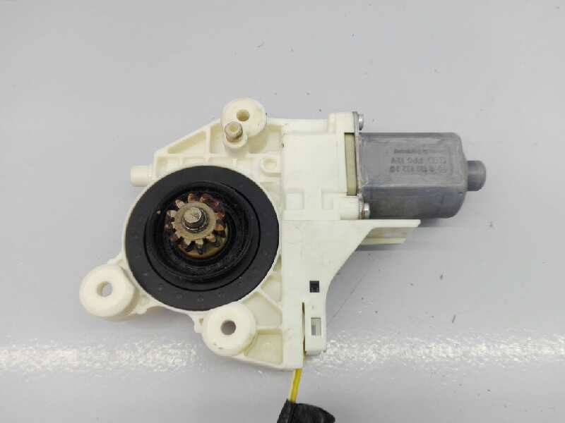 MOTOR ELEVALUNAS DELANTERO IZQUIERDO FORD FOCUS BERLINA (CAP) 4M5T14A389 / E2-B3-55-2 / 995208101 4M5T14A389E2B3552995208101 - Vista 3