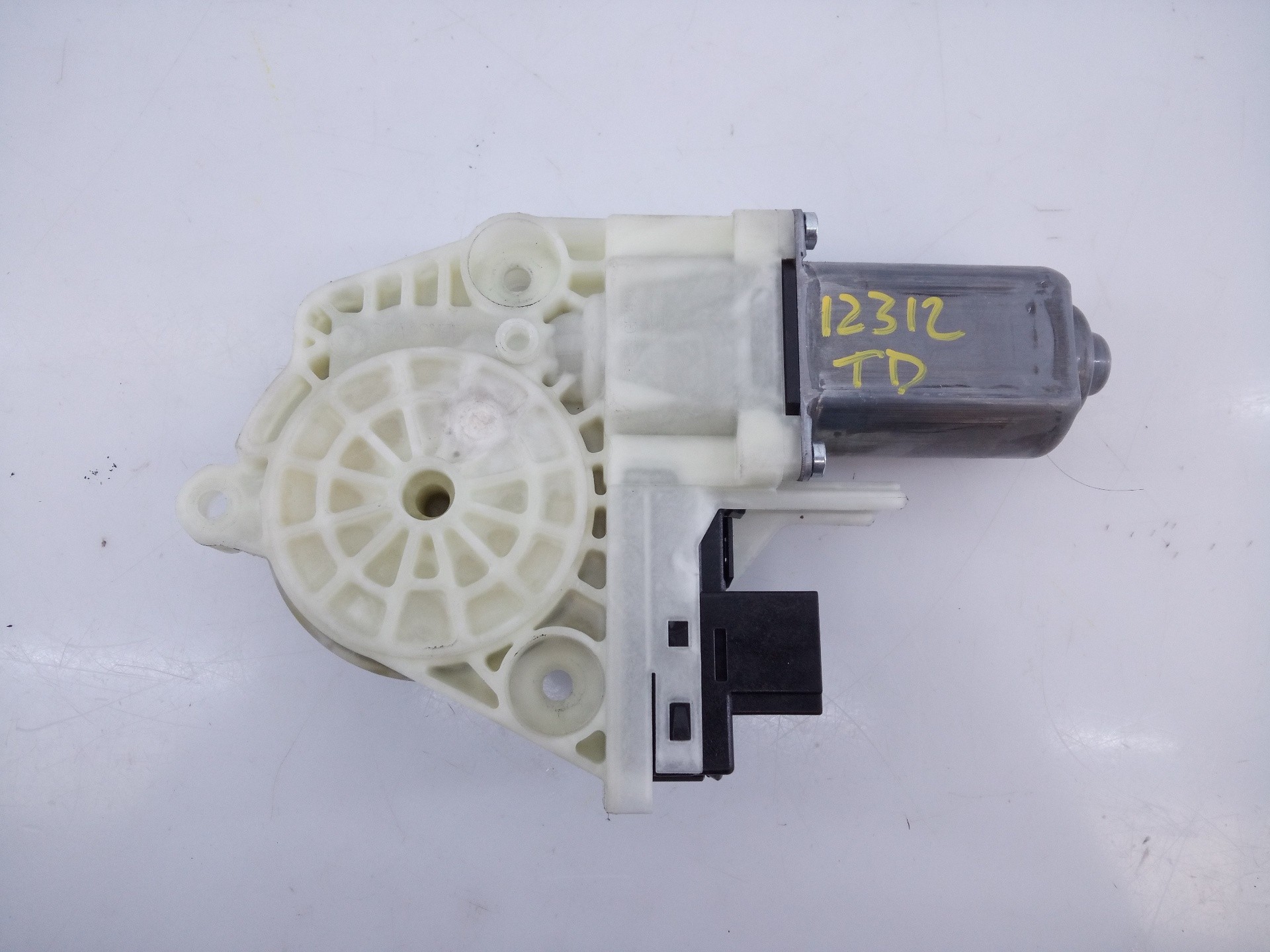 MOTOR ELEVALUNAS TRASERO DERECHO PORSCHE PANAMERA 924205100 / E1-A5-27-2 924205100E1A5272