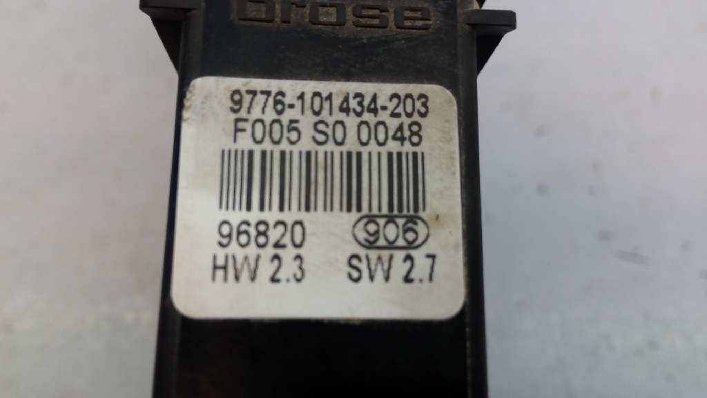 MOTOR ELEVALUNAS DELANTERO DERECHO VOLKSWAGEN GOLF IV BERLINA (1J1) 96820906 / E1-B6-56-1 / 101386101 96820906E1B6561101386101 - Vista 3