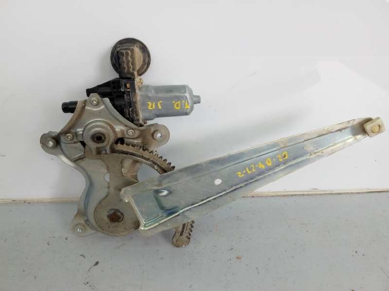MOTOR ELEVALUNAS TRASERO DERECHO TOYOTA LAND CRUISER (J12) 8572058010 / E2-B4-23-2 8572058010E2B4232 - Vista 3