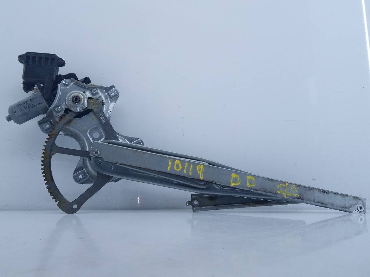 ELEVALUNAS DELANTERO DERECHO TOYOTA AVENSIS (T27) 8570102010 / E2-B4-10-2 / 961920101 8570102010E2B4102961920101