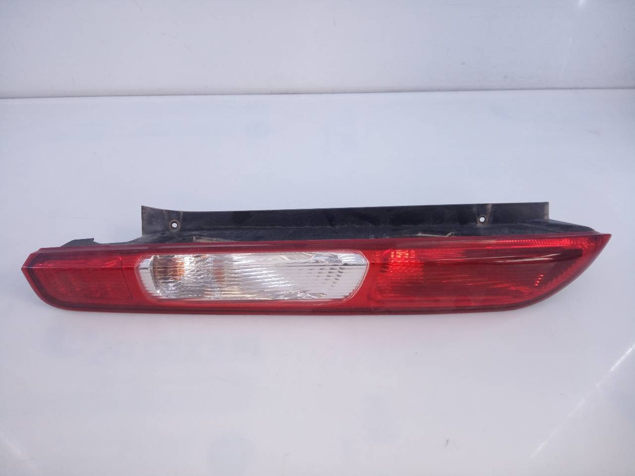 PILOTO TRASERO IZQUIERDO FORD FOCUS BERLINA (CAP) E2-B3-54-1 E2B3541