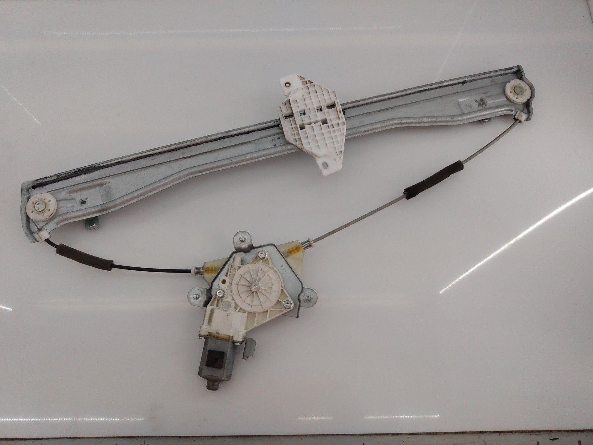 ELEVALUNAS DELANTERO IZQUIERDO HYUNDAI H350 KASTEN E1-B3-32-2 E1B3322 - Vista 3