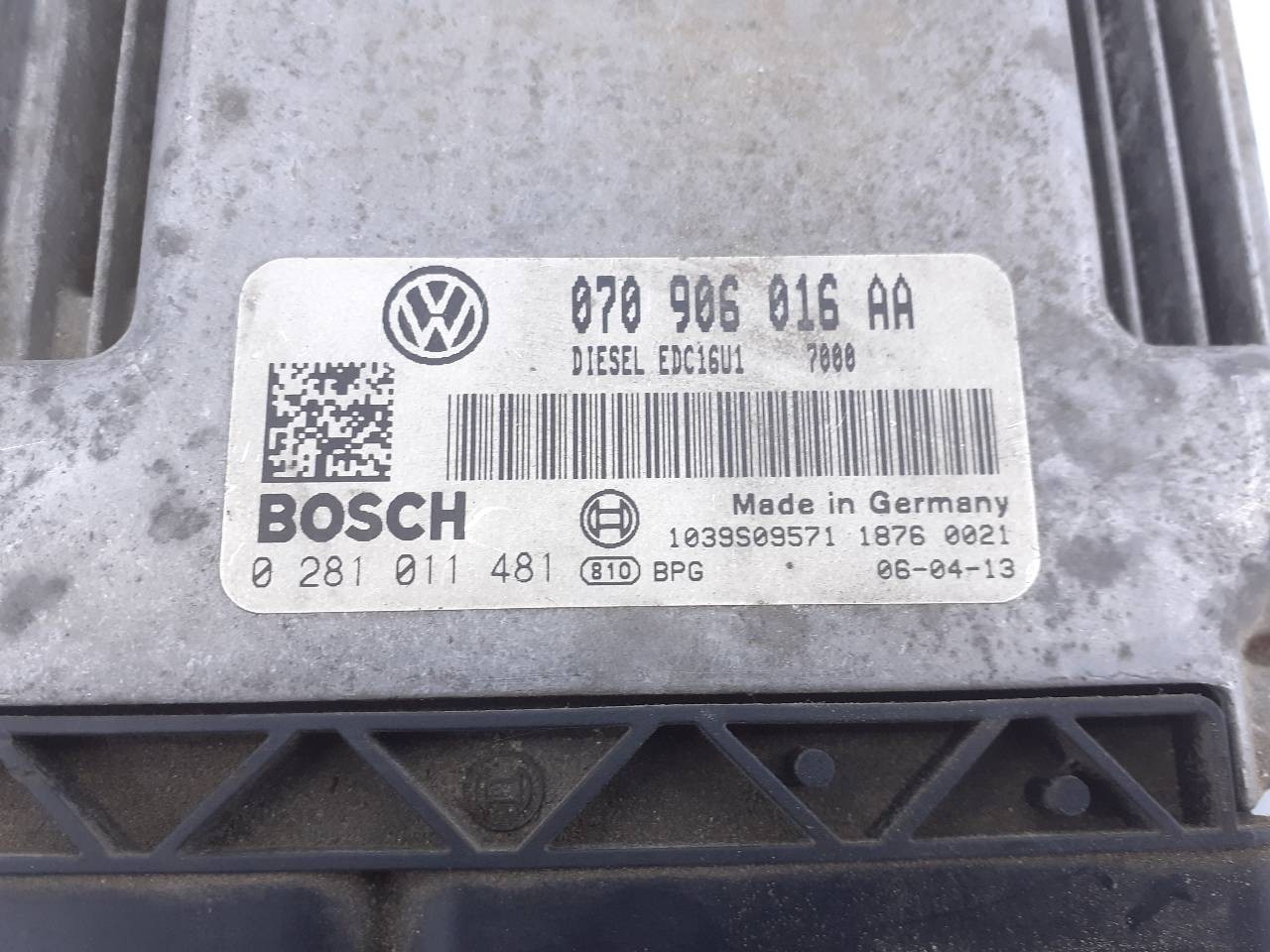 CENTRALITA MOTOR UCE VOLKSWAGEN TOUAREG (7LA) 070906016AA / E2-A1-39-3 / 0281011481 070906016AAE2A13930281011481 - Vista 3