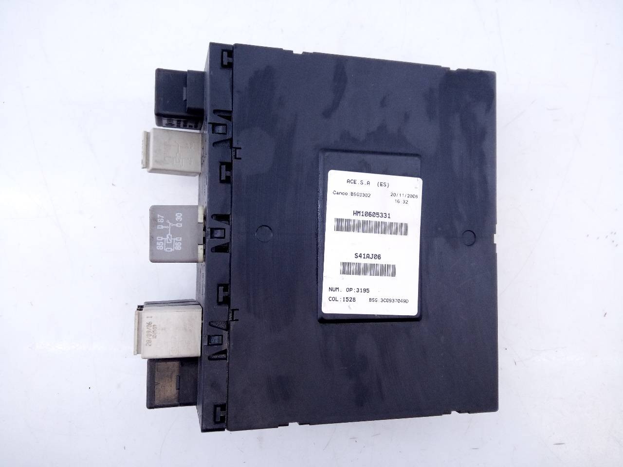CAJA RELES / FUSIBLES SEAT LEON (1P1) 3C0937049D / E2-A1-28-7 3C0937049DE2A1287