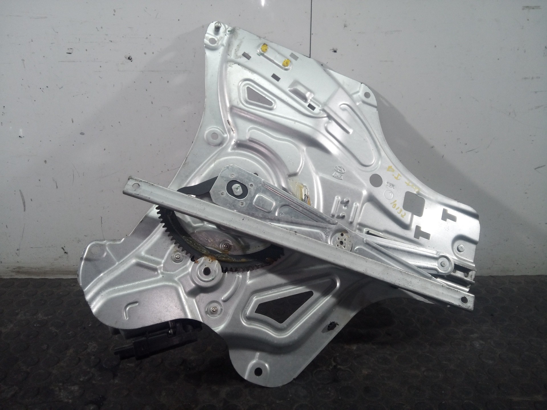 ELEVALUNAS DELANTERO IZQUIERDO HYUNDAI IX35 82470V2Y010 / P2-B4-7 / 5601034 82470V2Y010P2B475601034
