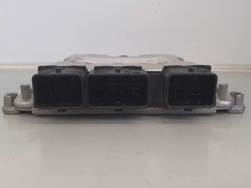 CENTRALITA MOTOR UCE PEUGEOT 307 (S1) 9644606180 / E3-B2-30-3 / 0281010779 9644606180E3B23030281010779 - Vista 3